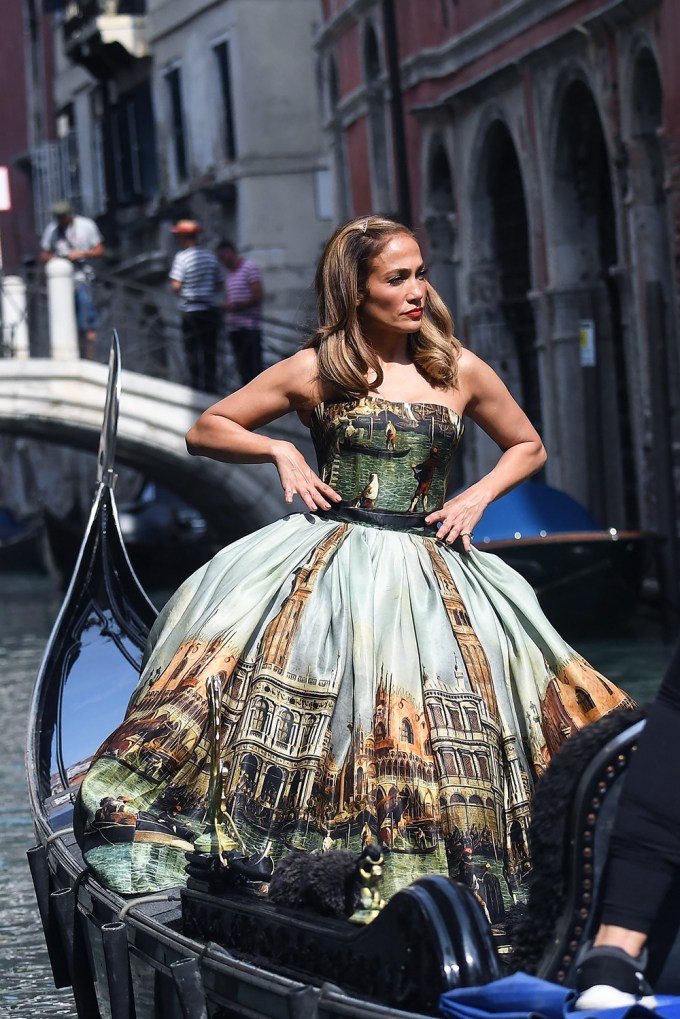 Jennifer Lopez Stuns In Venice