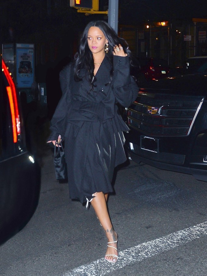 Rihanna In A Black Trench